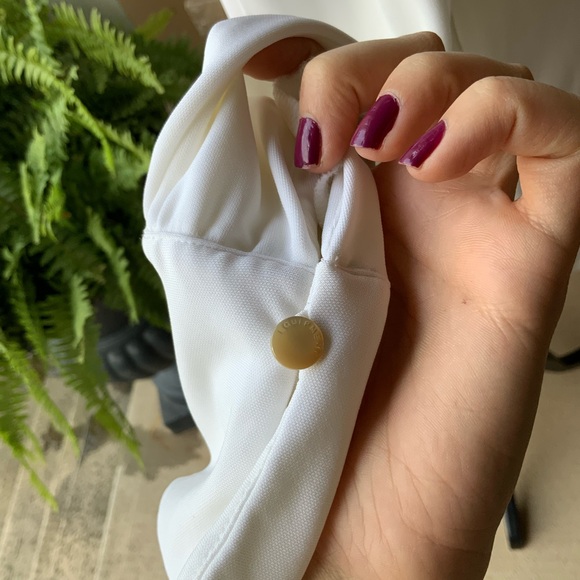 EQUIPMENT FEMME White V-Neck Long Sleeve Rayon Simple Shirt Women’s Size Small - Picture 10 of 15